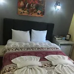Marmara House&apartments ベッド・アンド・ブレックファスト イスタンブール