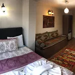 Marmara House&apartments ベッド・アンド・ブレックファスト イスタンブール